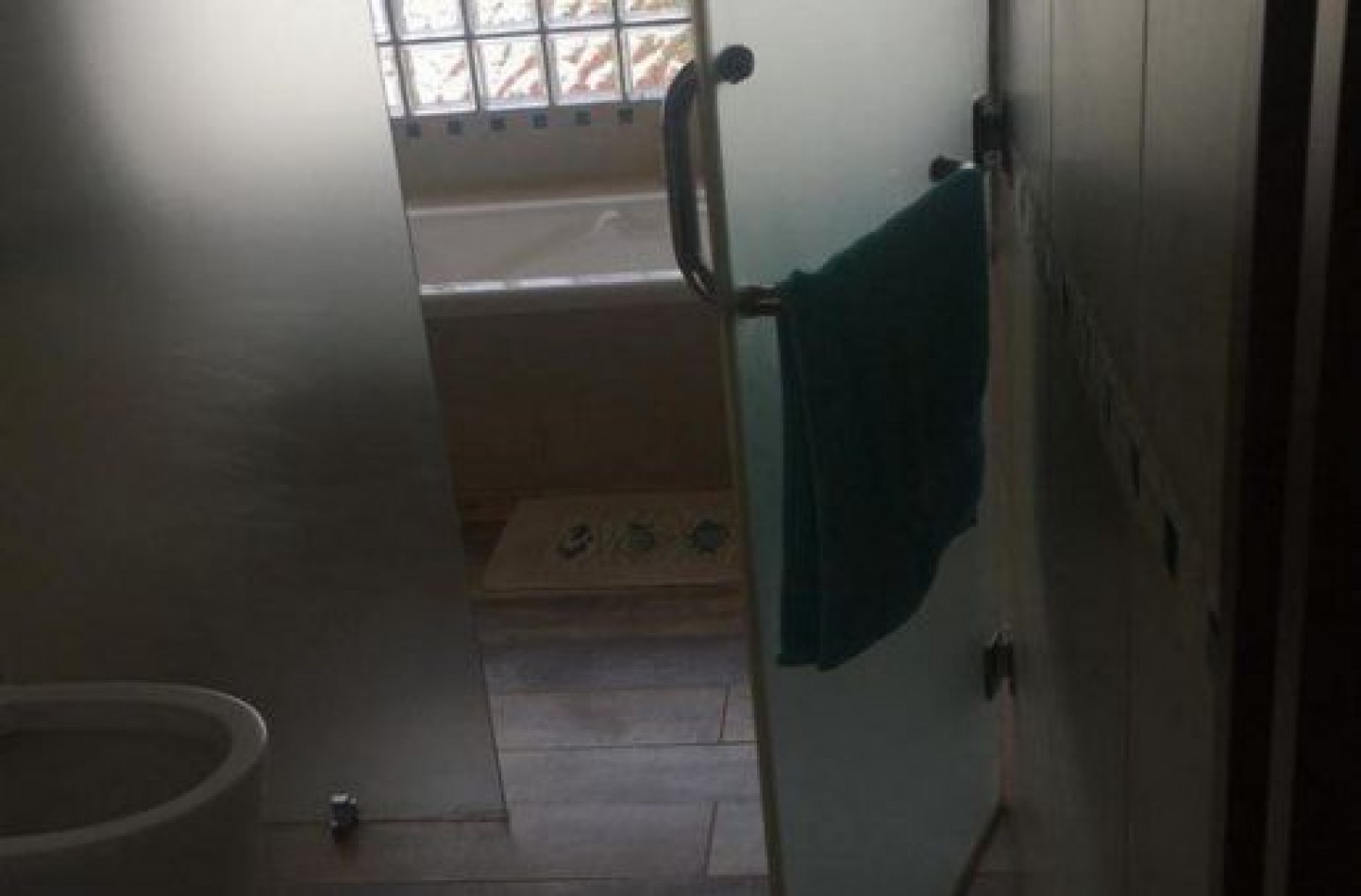 CHALET 3 DORM., ESCRIT., QUINCHO, PARQUE Y COCHERA X 2. Chalet en Venta.