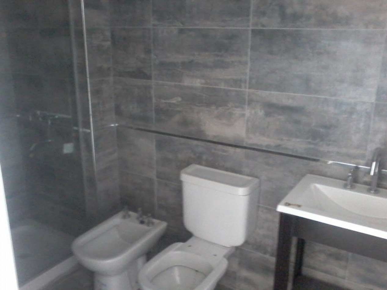 PISO 3 AMBIENTES CON BALCON CORRIDO ZONA TORREON