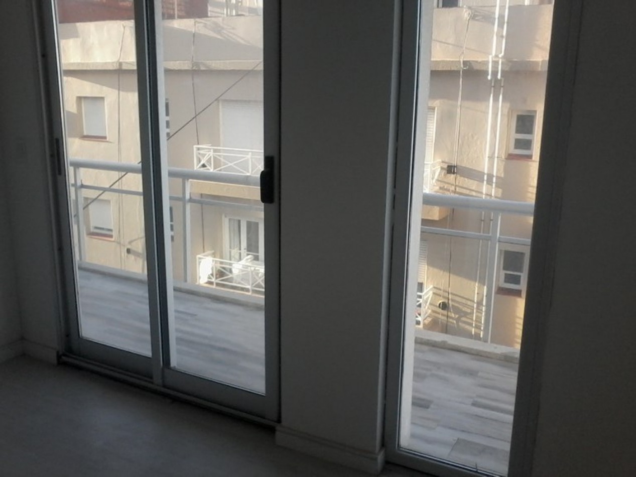 PISO 3 AMBIENTES CON BALCON CORRIDO ZONA TORREON