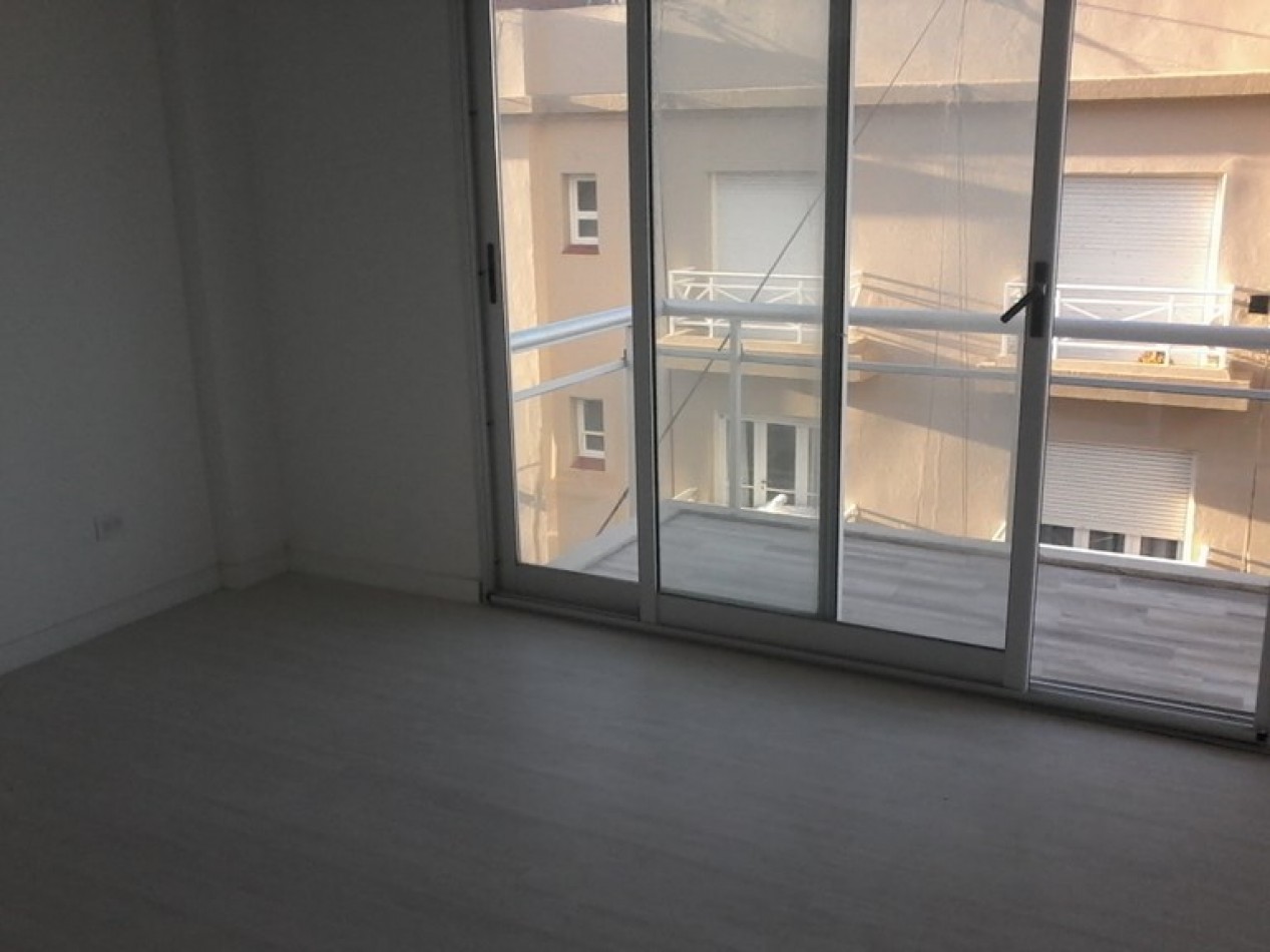 PISO 3 AMBIENTES CON BALCON CORRIDO ZONA TORREON