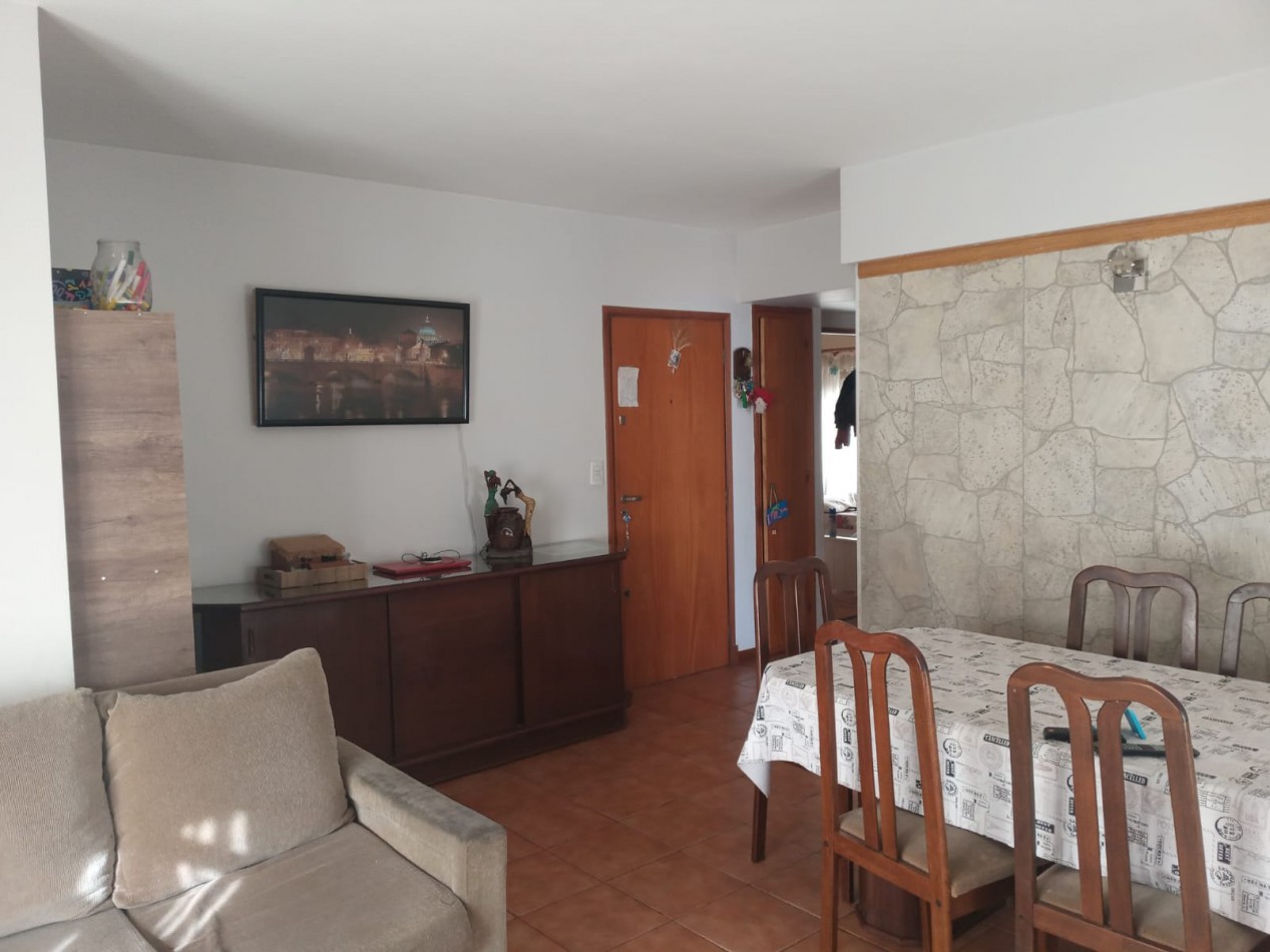 3 ambientes con 2 balcones