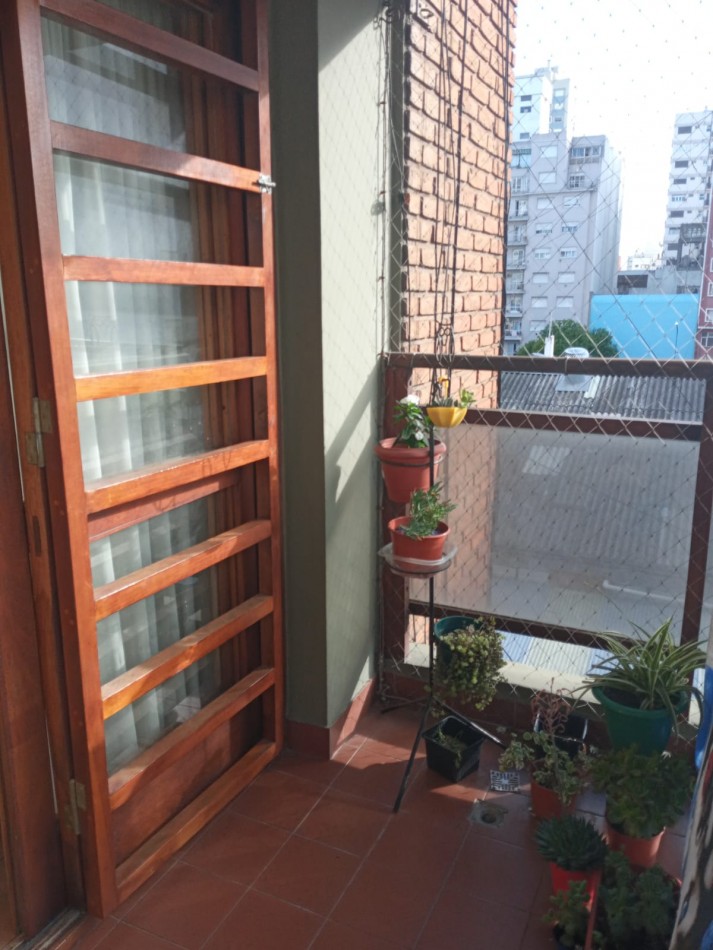 3 ambientes con 2 balcones