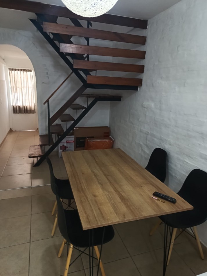 EXCELENTE OPORTUNIDAD! APTO CREDITO. VENTA DUPLEX 3 AMBIENTES CON PATIO Y COCHERA CUBIERTA