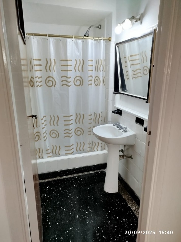 CHALET EN ALQUILER - PH AL FRENTE CON ENTRADA DE AUTO