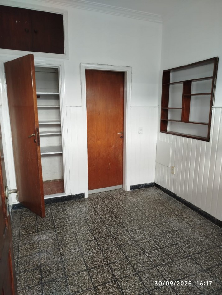 CHALET EN ALQUILER - PH AL FRENTE CON ENTRADA DE AUTO