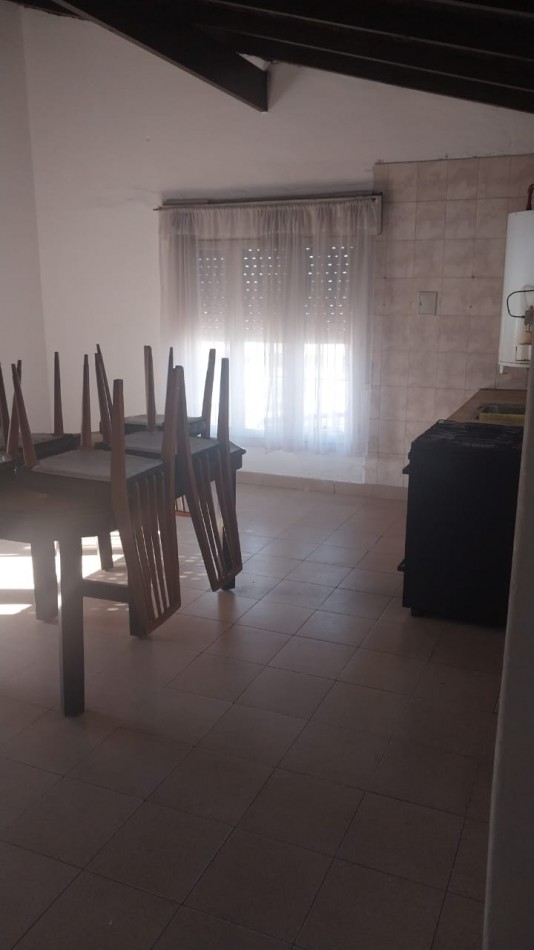 CASA Y DEPARTAMENTO PARA DOS FAMILIAS - Zona R.S.Peña y M.Bravo