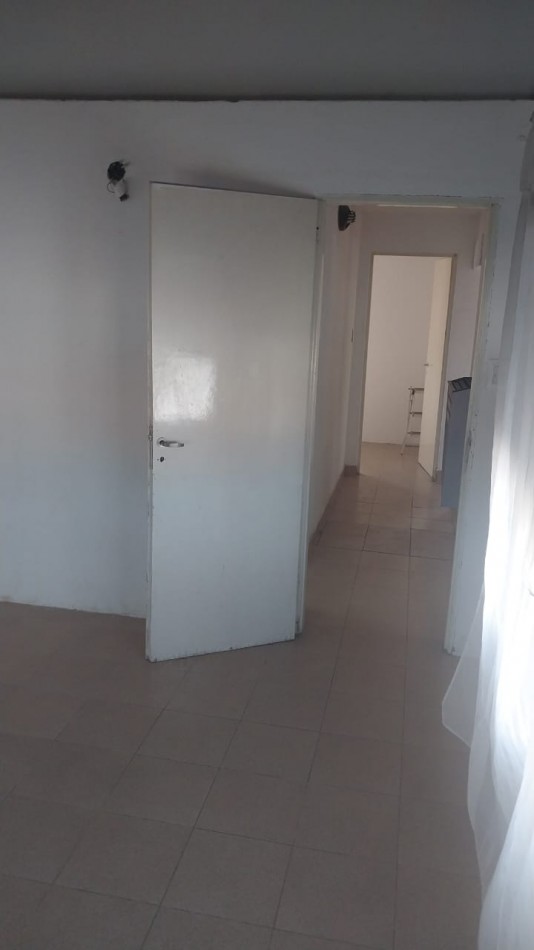 CASA Y DEPARTAMENTO PARA DOS FAMILIAS - Zona R.S.Peña y M.Bravo