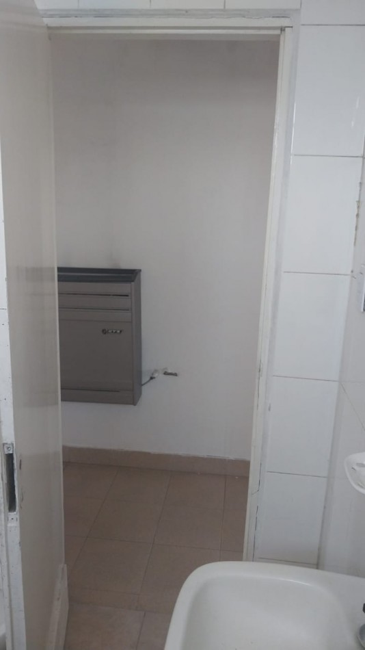 CASA Y DEPARTAMENTO PARA DOS FAMILIAS - Zona R.S.Peña y M.Bravo