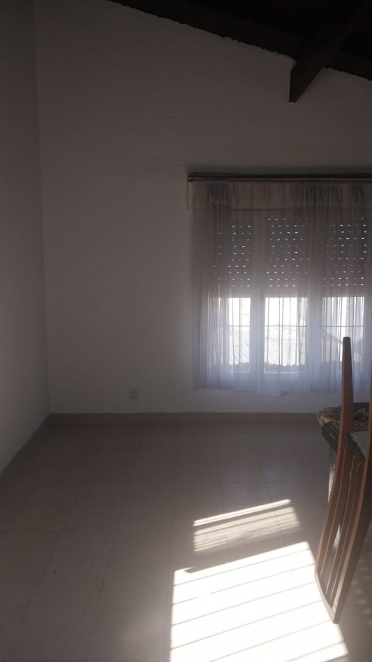 CASA Y DEPARTAMENTO PARA DOS FAMILIAS - Zona R.S.Peña y M.Bravo