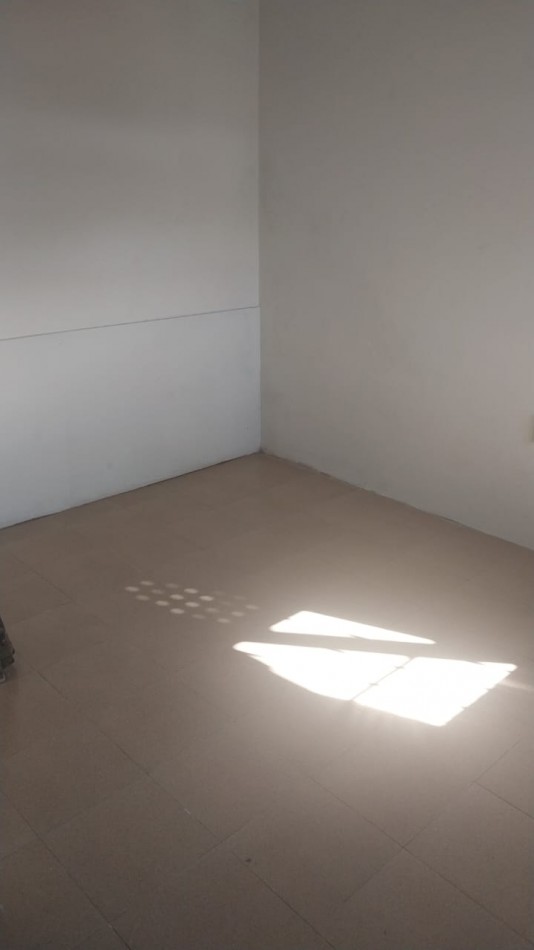 CASA Y DEPARTAMENTO PARA DOS FAMILIAS - Zona R.S.Peña y M.Bravo