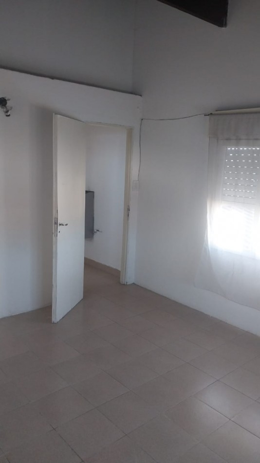 CASA Y DEPARTAMENTO PARA DOS FAMILIAS - Zona R.S.Peña y M.Bravo