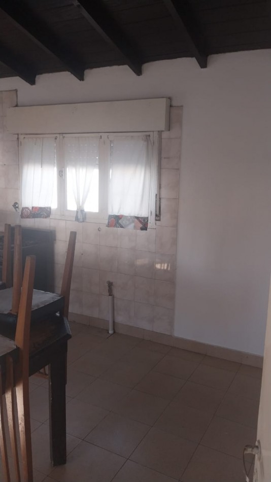 CASA Y DEPARTAMENTO PARA DOS FAMILIAS - Zona R.S.Peña y M.Bravo