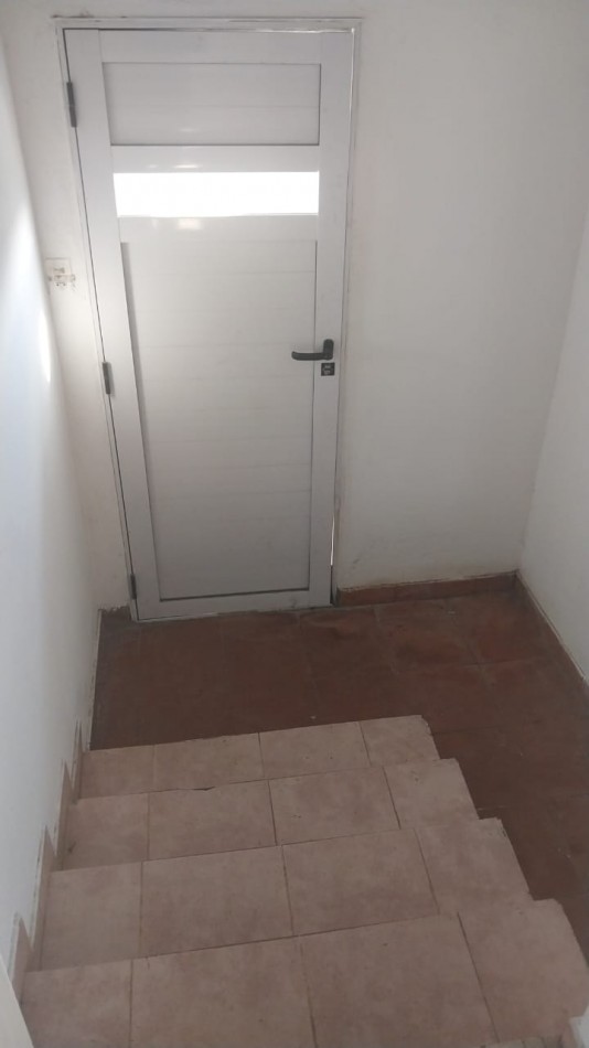 CASA Y DEPARTAMENTO PARA DOS FAMILIAS - Zona R.S.Peña y M.Bravo