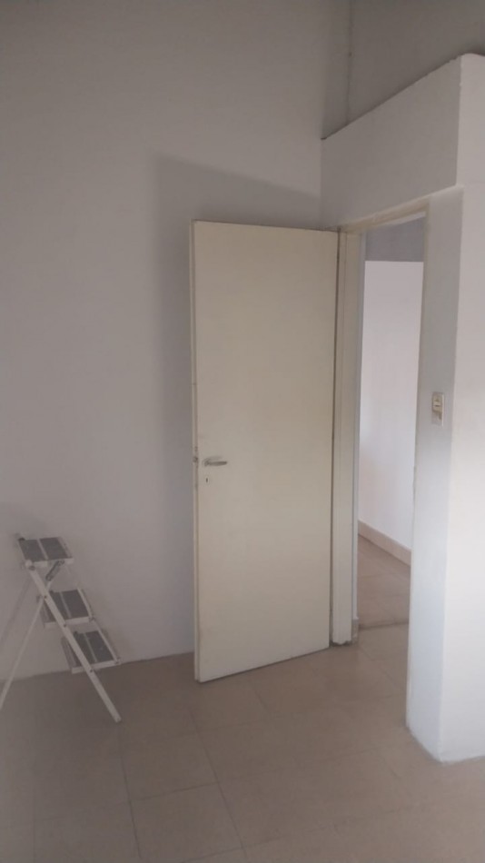 CASA Y DEPARTAMENTO PARA DOS FAMILIAS - Zona R.S.Peña y M.Bravo