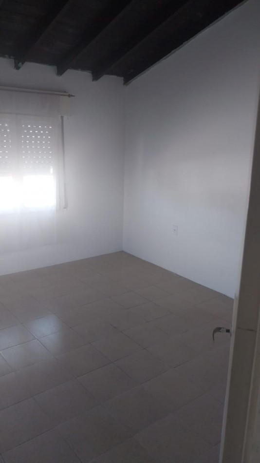 CASA Y DEPARTAMENTO PARA DOS FAMILIAS - Zona R.S.Peña y M.Bravo