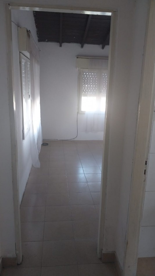 CASA Y DEPARTAMENTO PARA DOS FAMILIAS - Zona R.S.Peña y M.Bravo