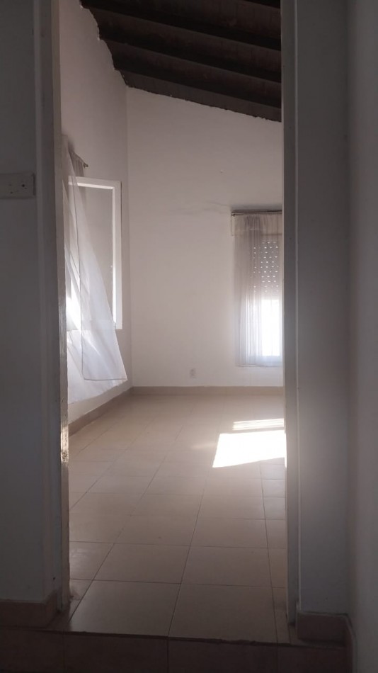 CASA Y DEPARTAMENTO PARA DOS FAMILIAS - Zona R.S.Peña y M.Bravo