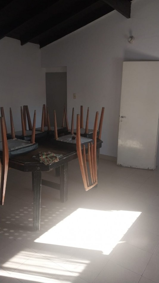 CASA Y DEPARTAMENTO PARA DOS FAMILIAS - Zona R.S.Peña y M.Bravo