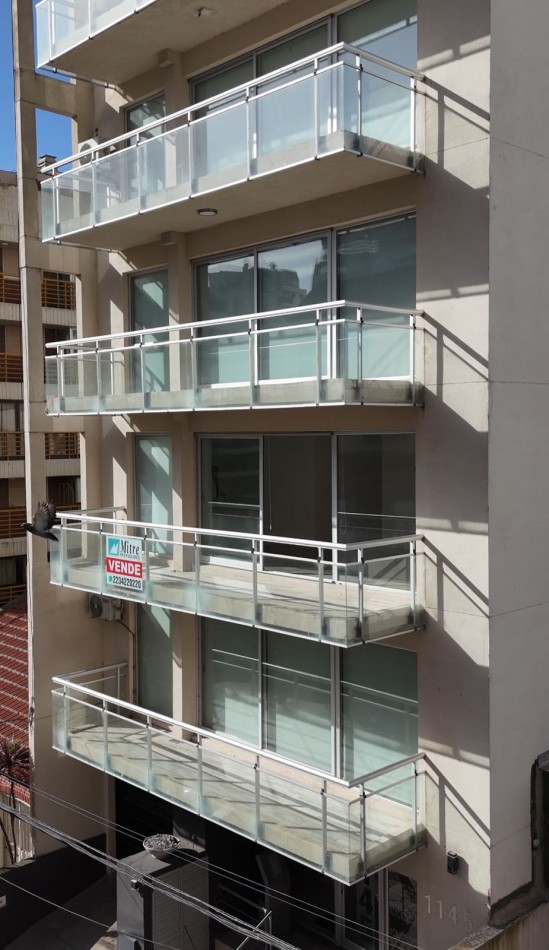 MODERNO PISO DE 3 AMBIENTES CON COCHERA ZONA TORREON. - BARRIO STELLA MARIS