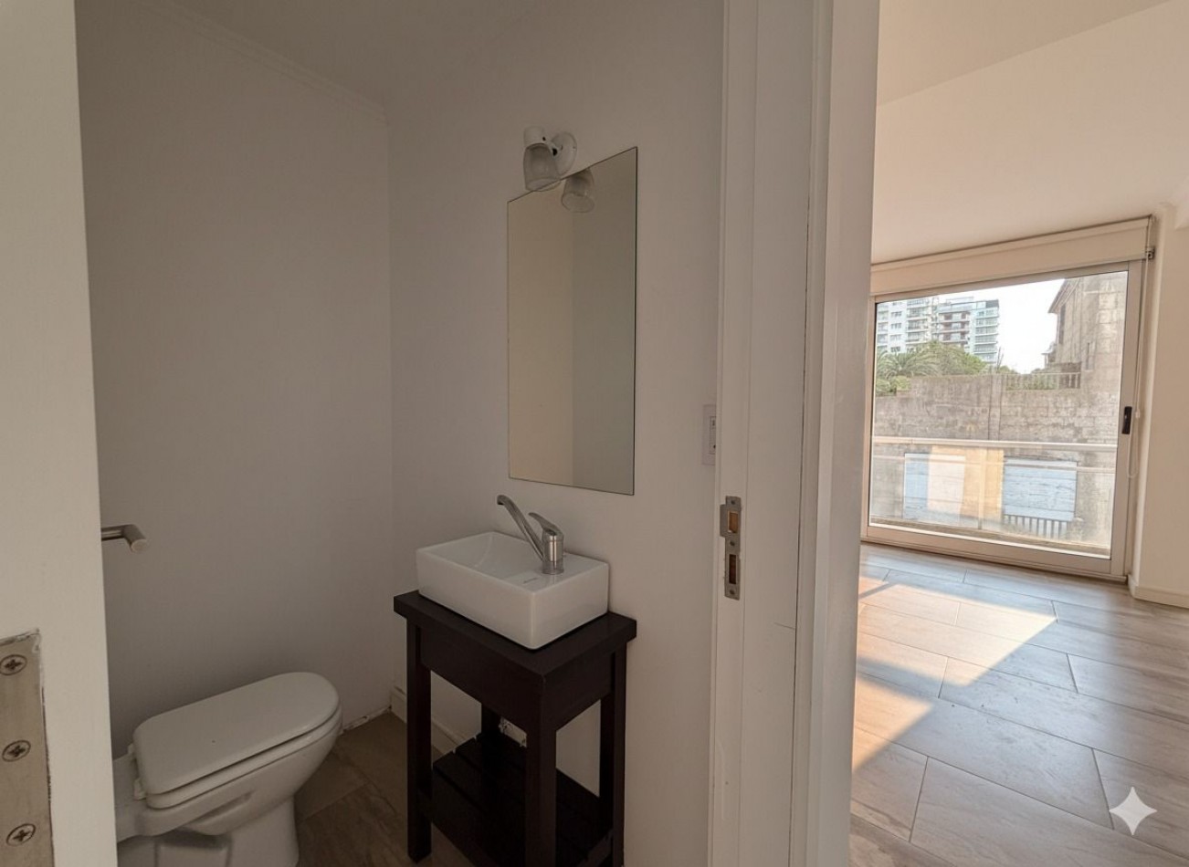 MODERNO PISO DE 3 AMBIENTES CON COCHERA ZONA TORREON. - BARRIO STELLA MARIS