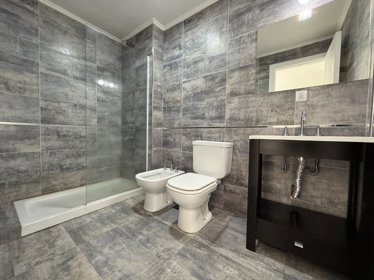 MODERNO PISO DE 3 AMBIENTES CON COCHERA ZONA TORREON. - BARRIO STELLA MARIS