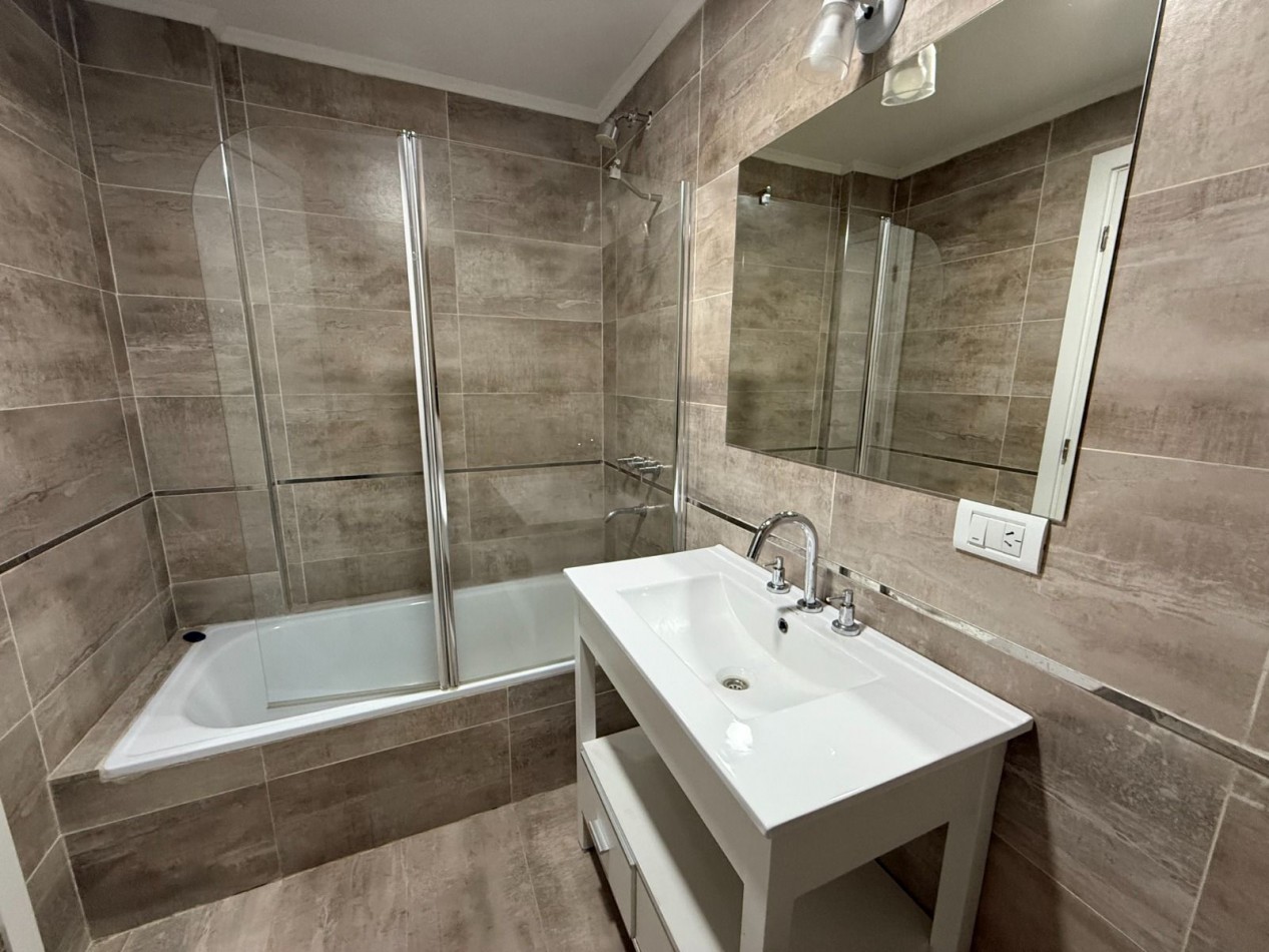 MODERNO PISO DE 3 AMBIENTES CON COCHERA ZONA TORREON. - BARRIO STELLA MARIS