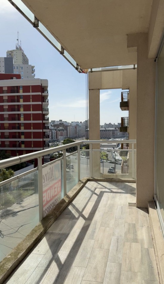 MODERNO PISO DE 3 AMBIENTES CON COCHERA ZONA TORREON. - BARRIO STELLA MARIS