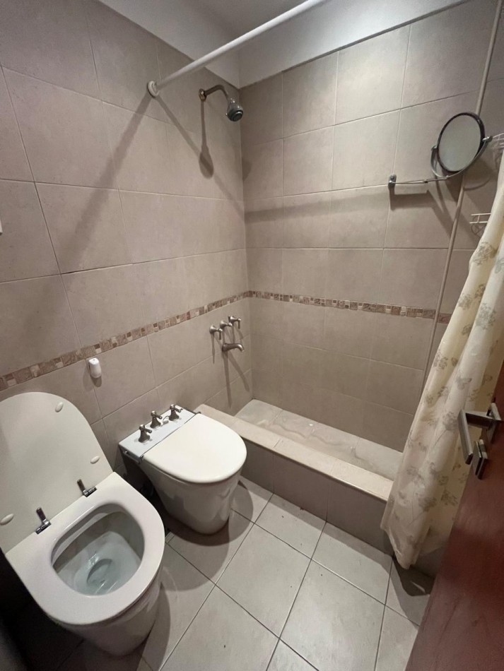 PISO DE 6 AMBIENTES CON COCHERA - LA PERLA