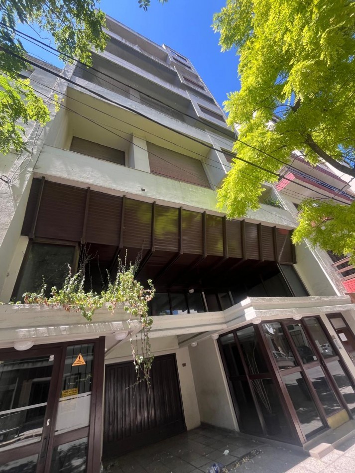 AMPLIO PISO 6 AMBIENTES CON COCHERA - LA PERLA