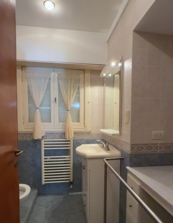 AMPLIA CASA 5 AMBIENTES EN BARRIO CONSTITUCION