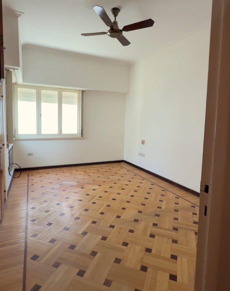 AMPLIA CASA 5 AMBIENTES EN BARRIO CONSTITUCION