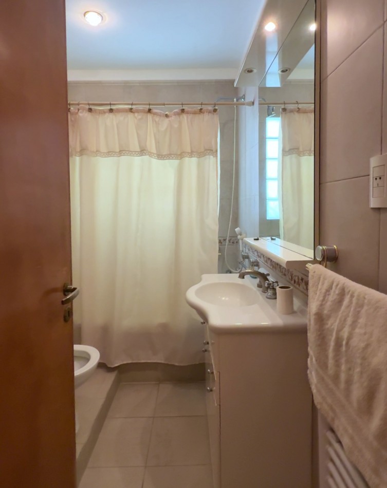 AMPLIA CASA 5 AMBIENTES EN BARRIO CONSTITUCION