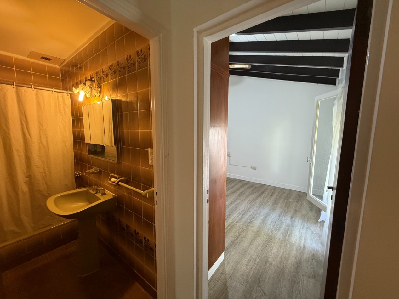 AMPLIA CASA 5 AMBIENTES EN BARRIO CONSTITUCION