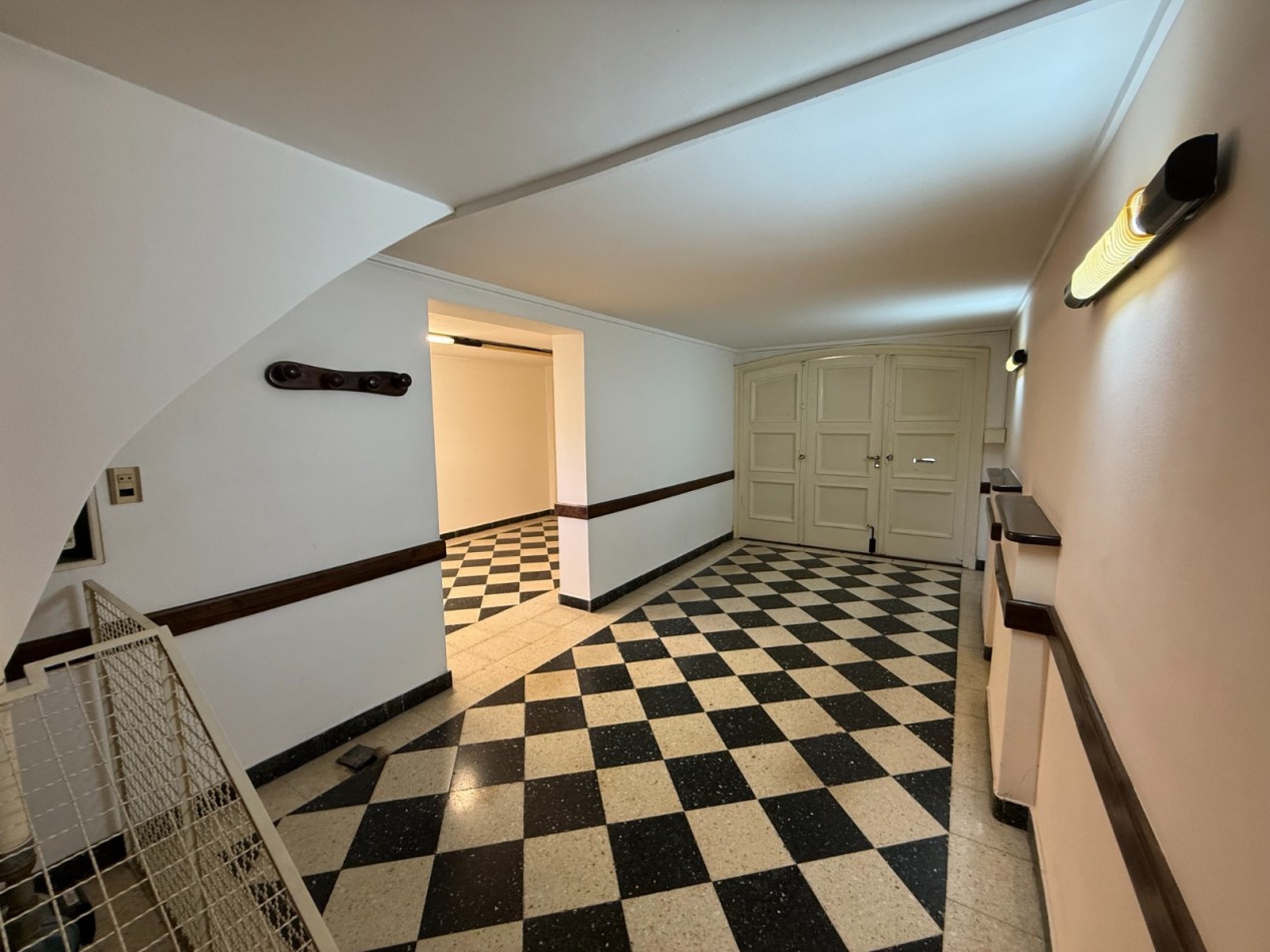 AMPLIA CASA 5 AMBIENTES EN BARRIO CONSTITUCION