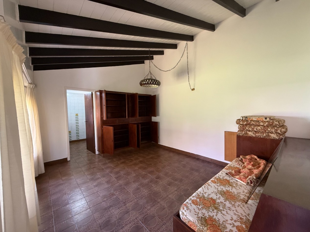 AMPLIA CASA 5 AMBIENTES EN BARRIO CONSTITUCION