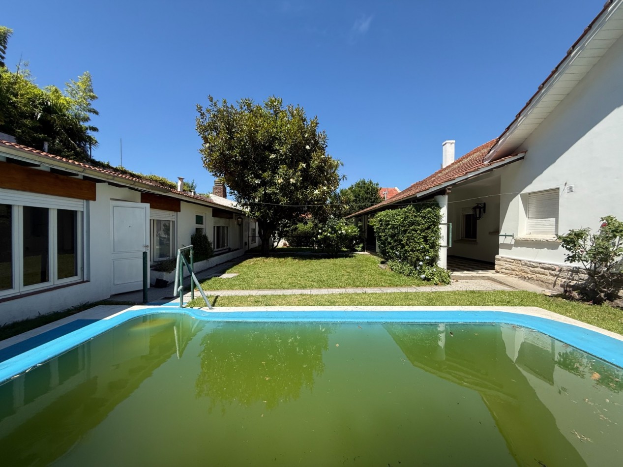 AMPLIA CASA 5 AMBIENTES EN BARRIO CONSTITUCION