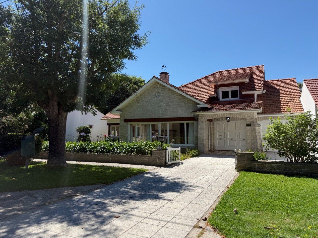 AMPLIA CASA 5 AMBIENTES EN BARRIO CONSTITUCION