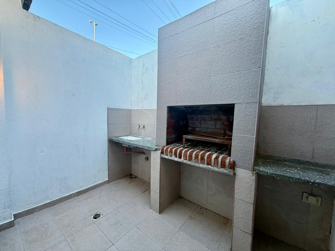 EN ALQUILER - PH 3 AMBIENTES TOTALMENTE RECICLADO