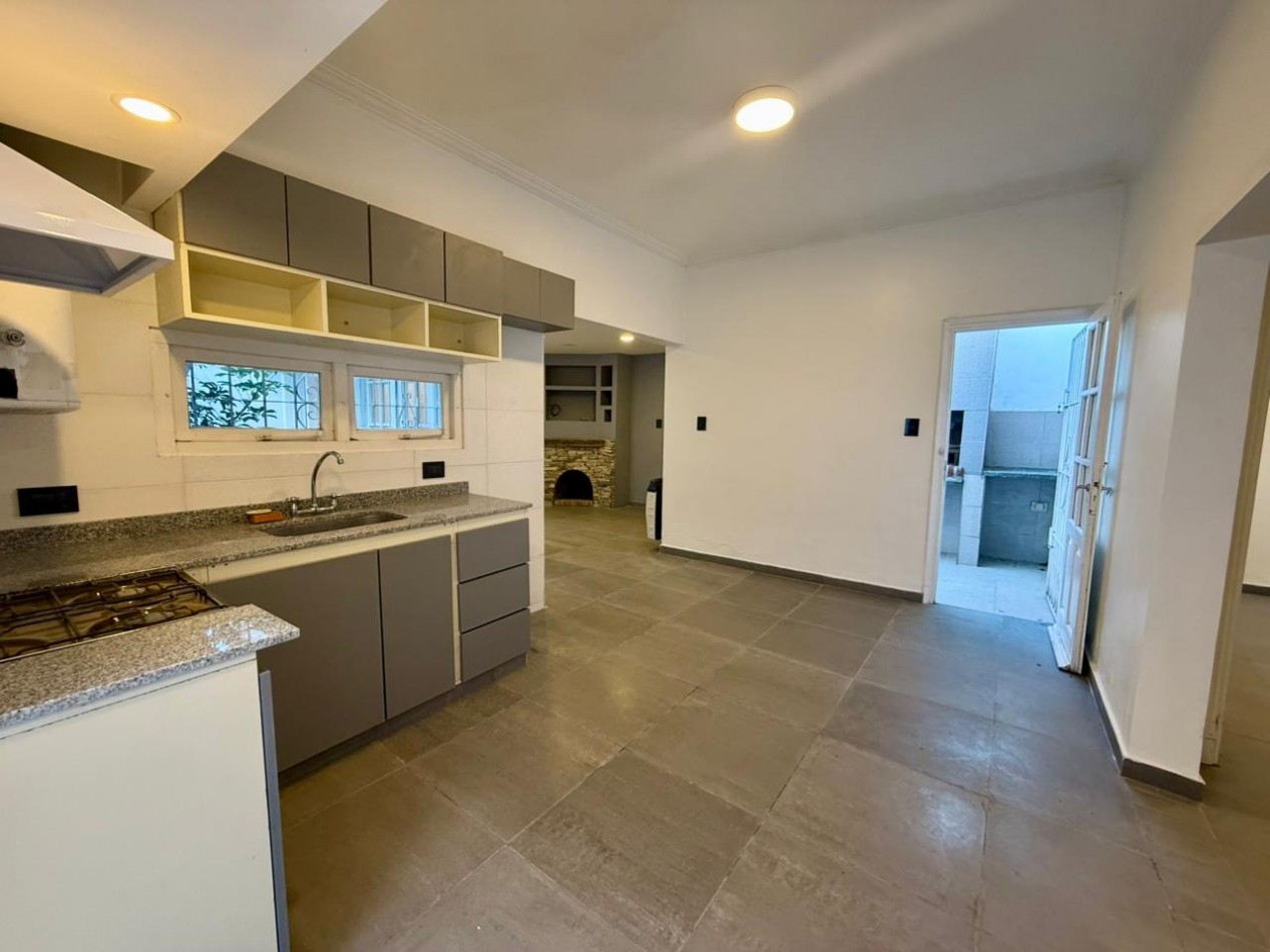 EN ALQUILER - PH 3 AMBIENTES TOTALMENTE RECICLADO