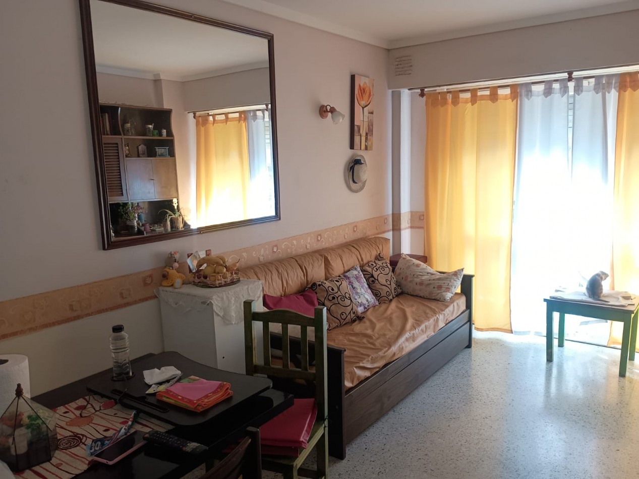 DEPARTAMENTO 2 AMBIENTES CON DEPENDENCIA ZONA CENTRO