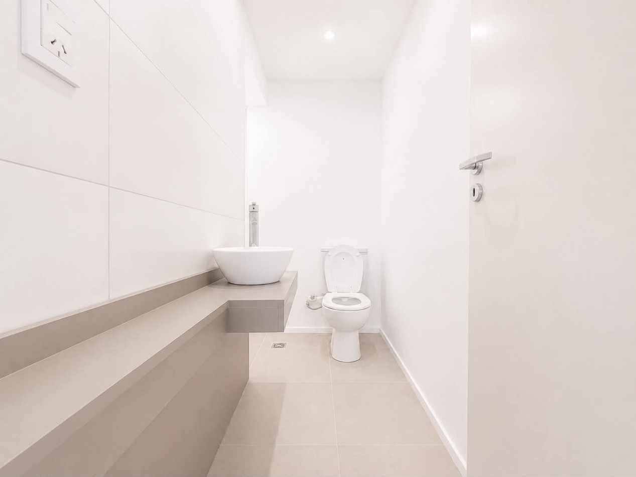 EXCLUSIVO PISO 4 AMBIENTES EN PLAZA MITRE