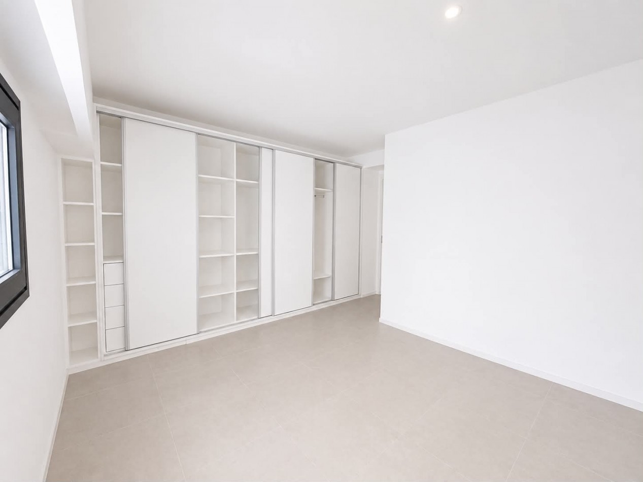 EXCLUSIVO PISO 4 AMBIENTES EN PLAZA MITRE