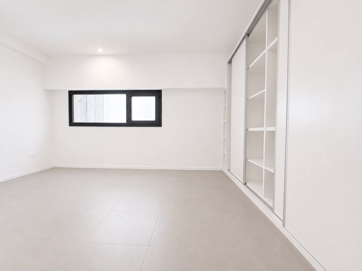 EXCLUSIVO PISO 4 AMBIENTES EN PLAZA MITRE