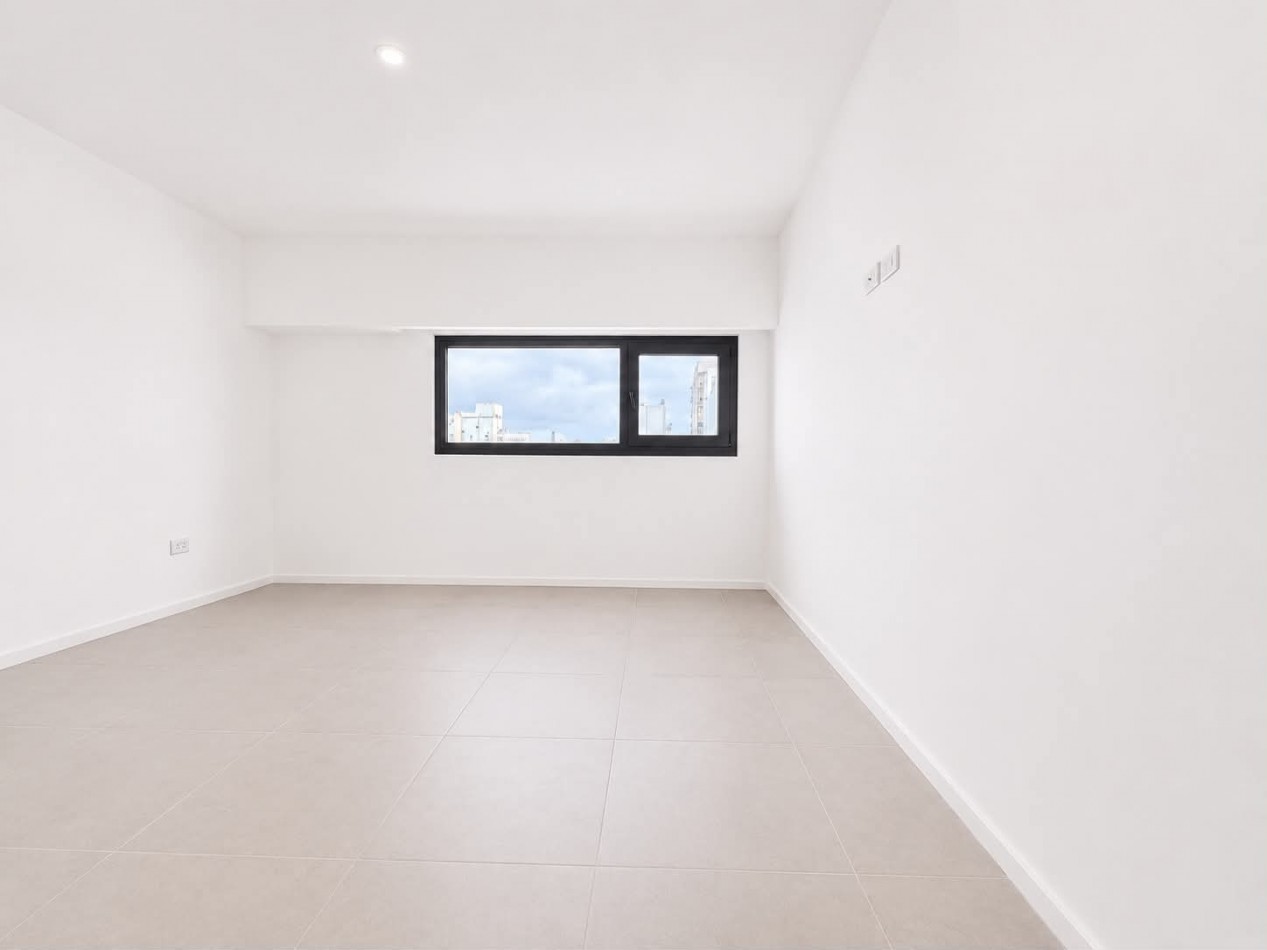 EXCLUSIVO PISO 4 AMBIENTES EN PLAZA MITRE
