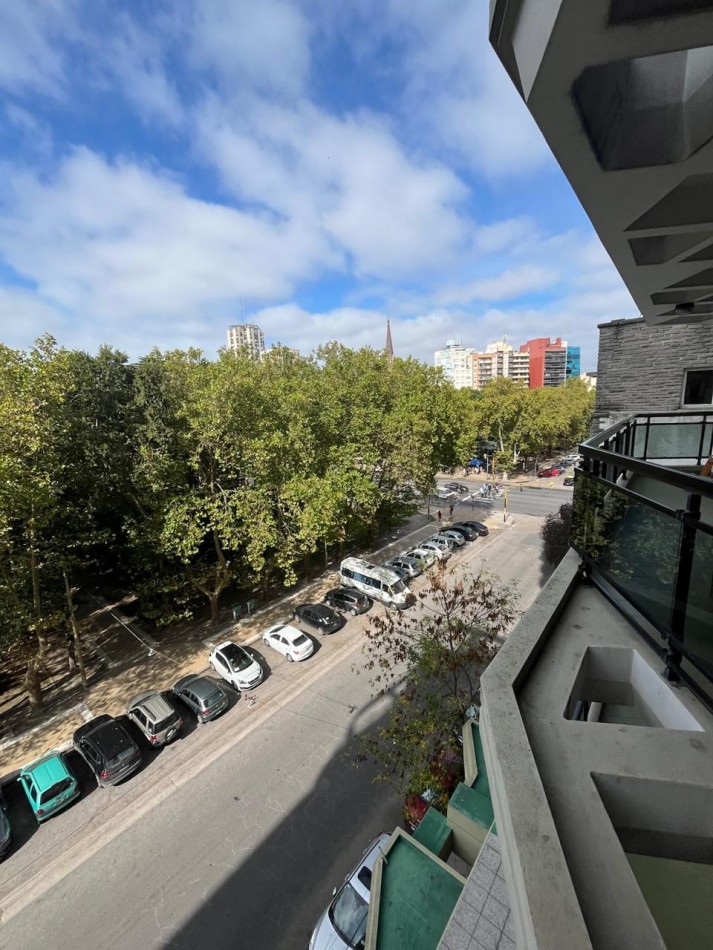 DEPARTAMENTO 4 AMBIENTES CON BALCON A LA CALLE