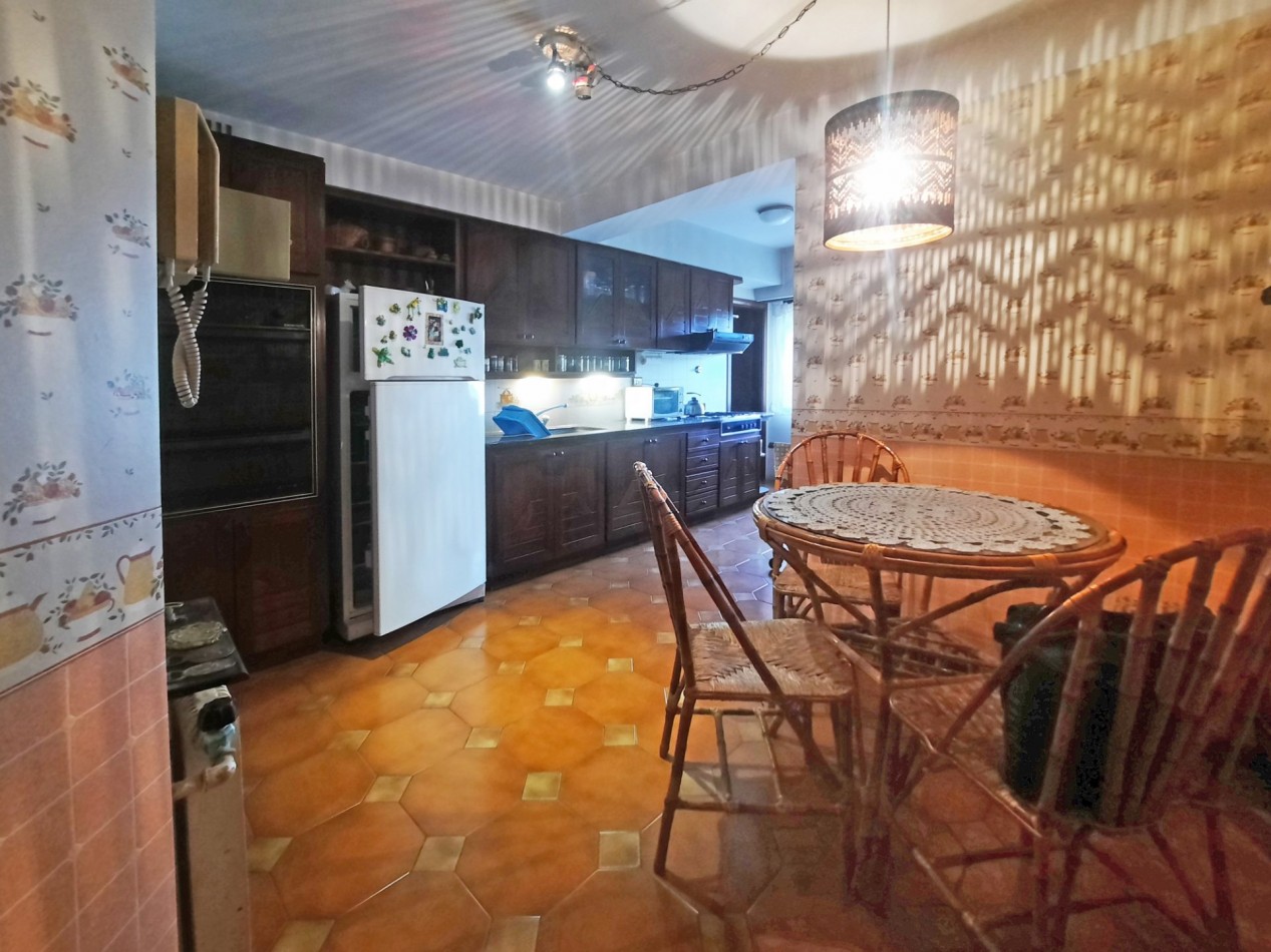 DEPARTAMENTO 4 AMBIENTES CON BALCON A LA CALLE