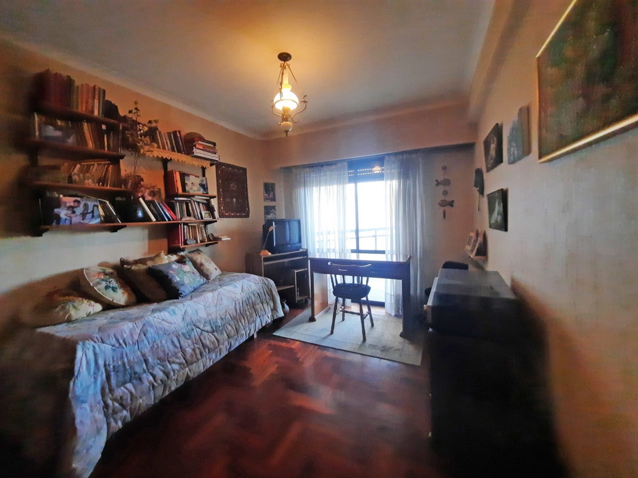 DEPARTAMENTO 4 AMBIENTES CON BALCON A LA CALLE