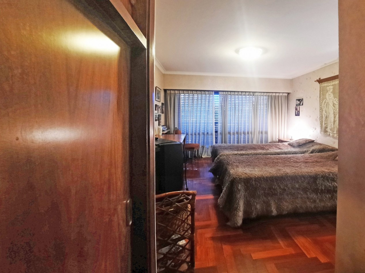 DEPARTAMENTO 4 AMBIENTES CON BALCON A LA CALLE
