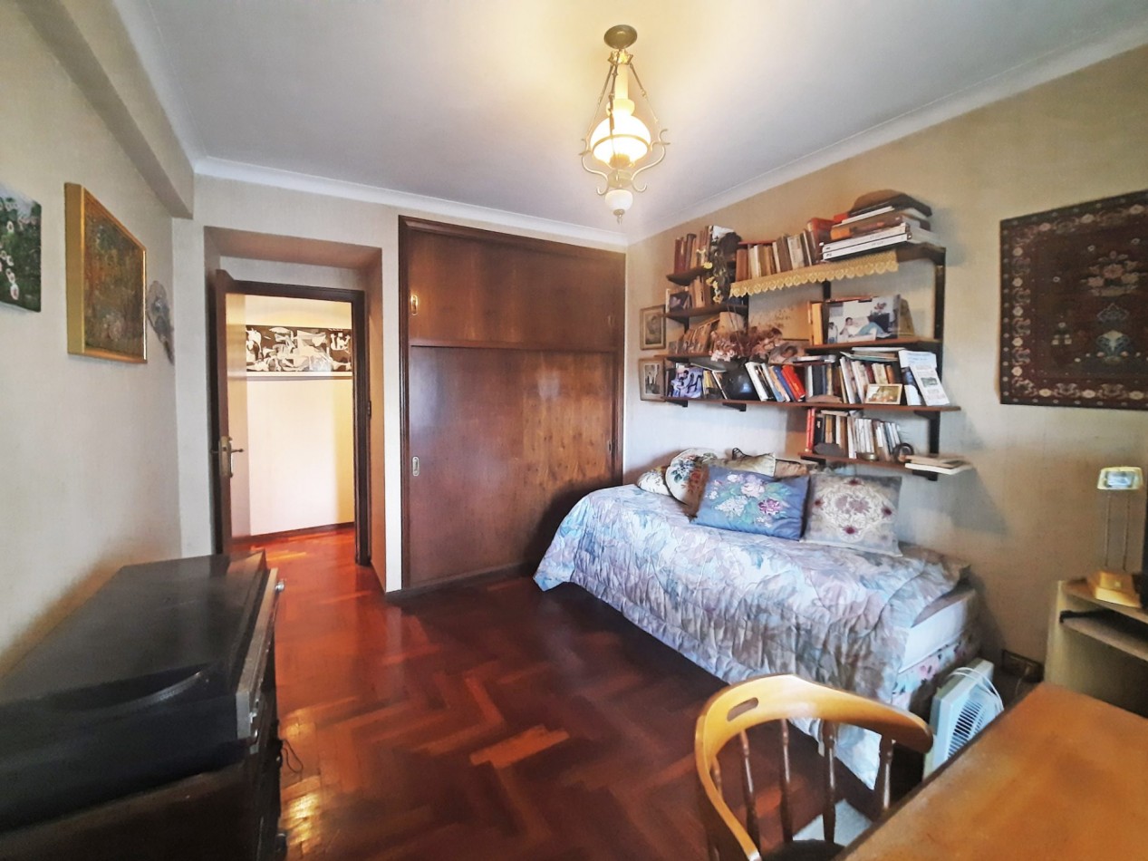 DEPARTAMENTO 4 AMBIENTES CON BALCON A LA CALLE
