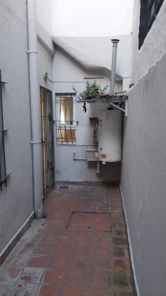 PH DE 2 AMBIENTES PLANTA BAJA A LA CALLE CON PATIO